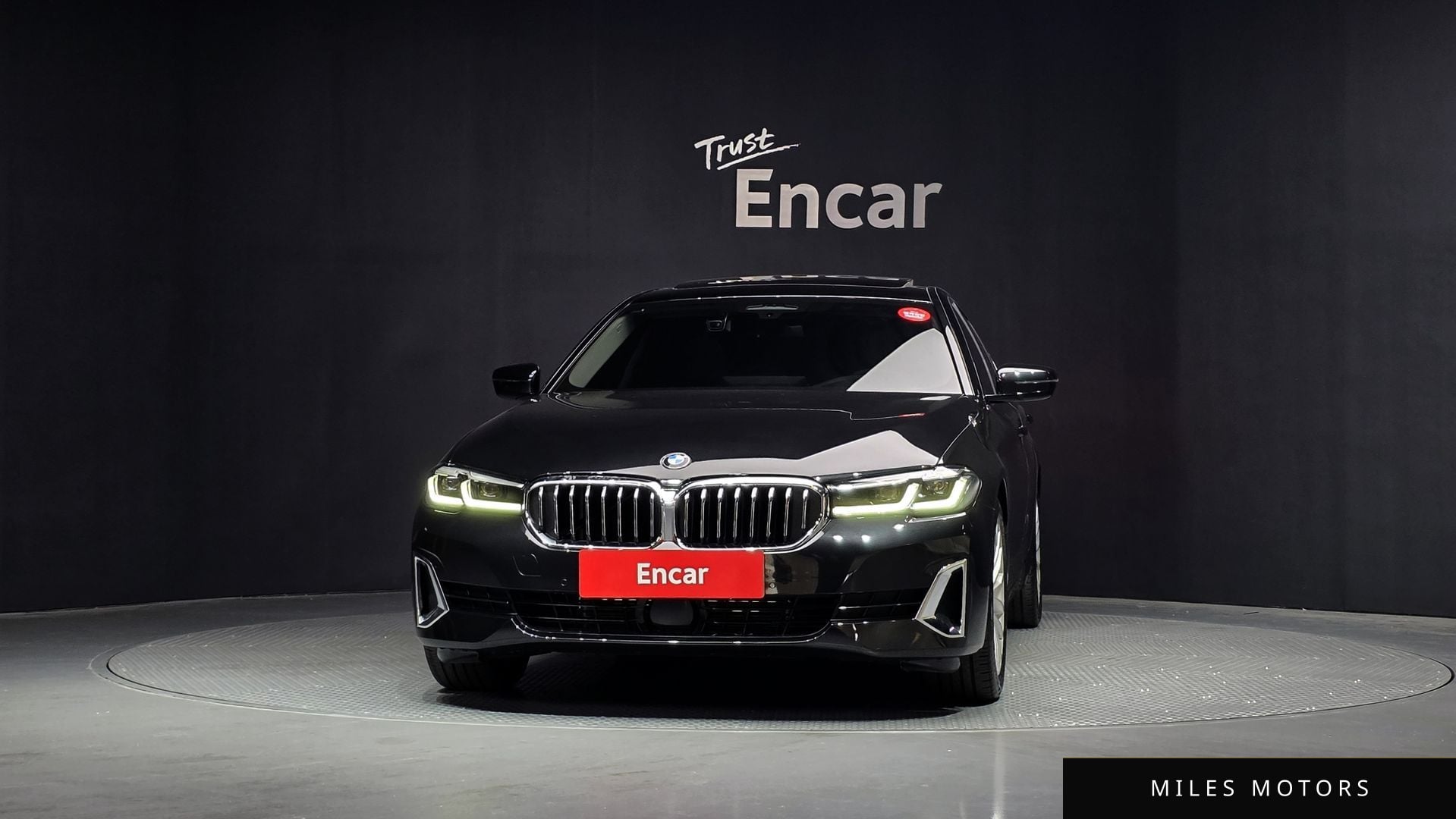 BMW 5 Series (G30) 2023 — миниатюра 3