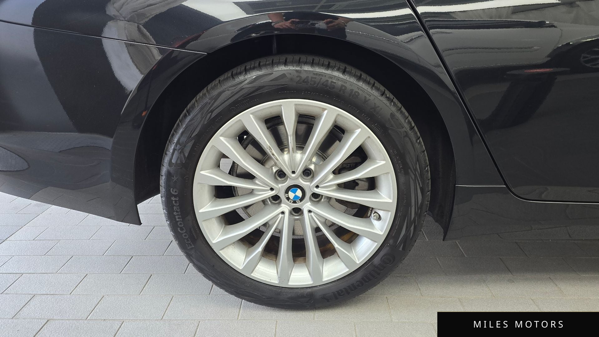 BMW 5 Series (G30) 2023 — миниатюра 5