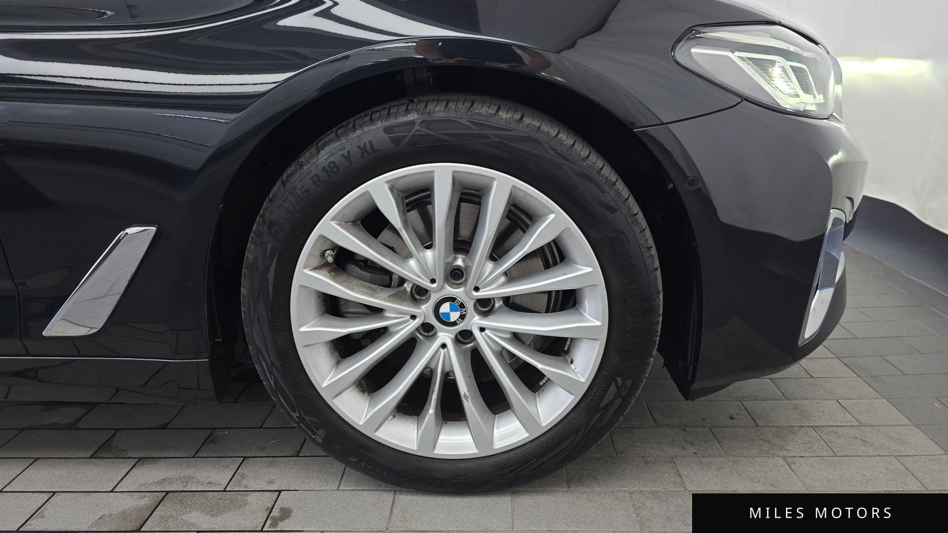 BMW 5 Series (G30) 2023 — миниатюра 7