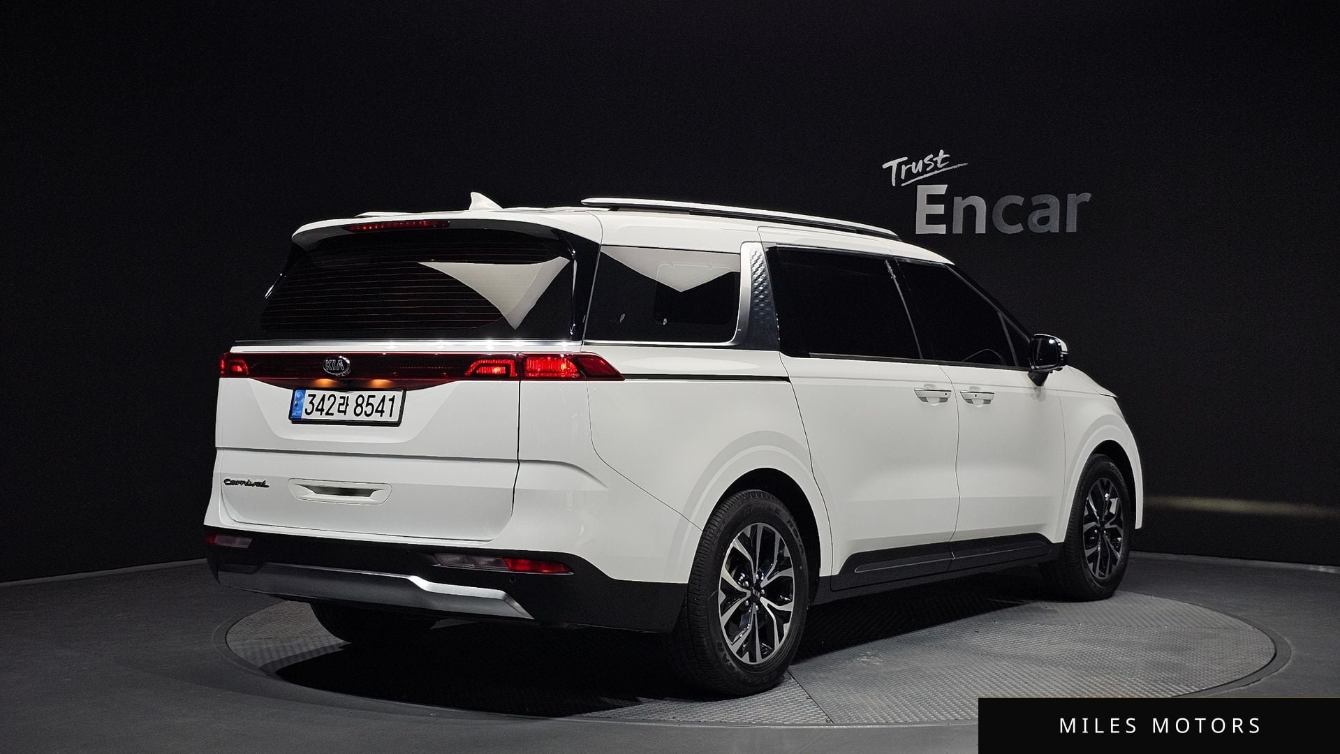 Kia Carnival 2021 — миниатюра 2