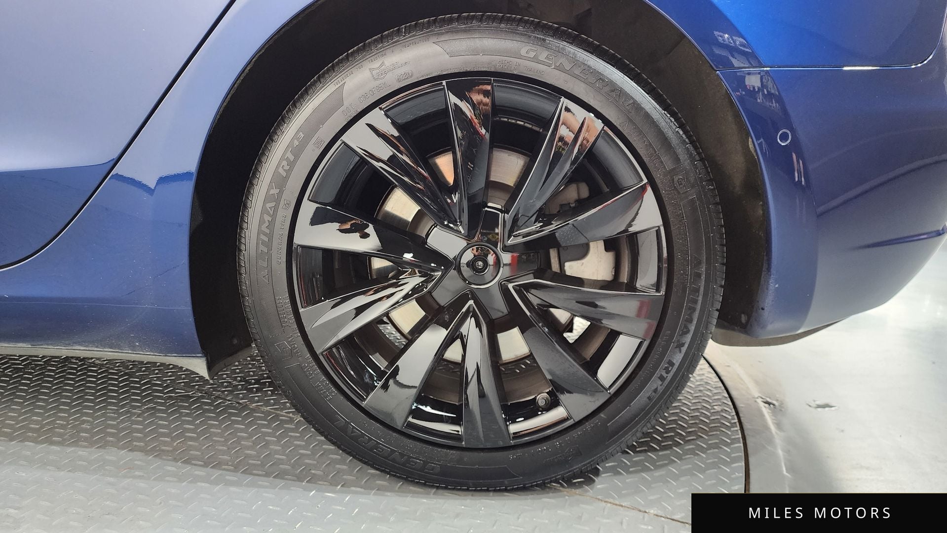 Tesla Model 3 2021 — миниатюра 7