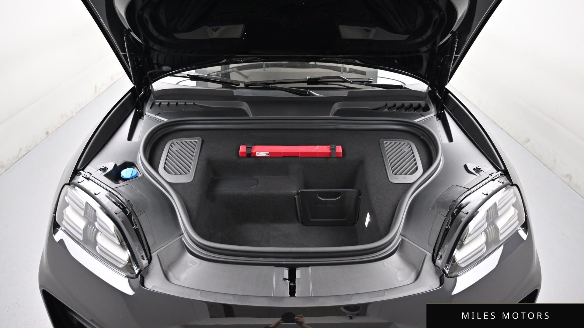 Porsche Macan 2025 — миниатюра 6