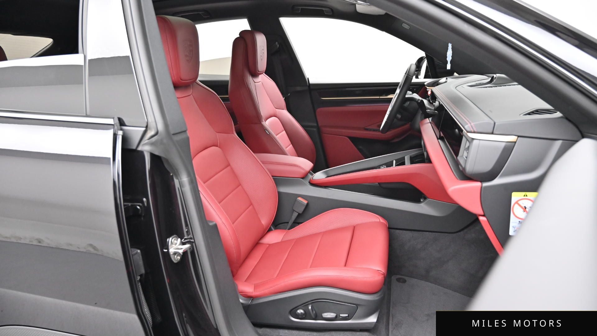 Porsche Macan 2025 — миниатюра 10