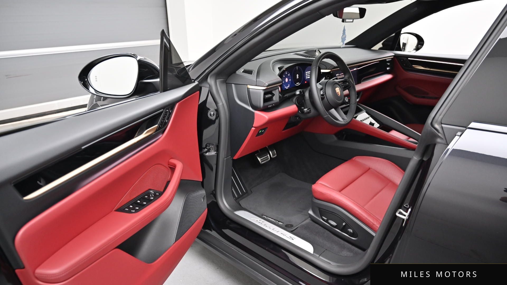 Porsche Macan 2025 — миниатюра 11