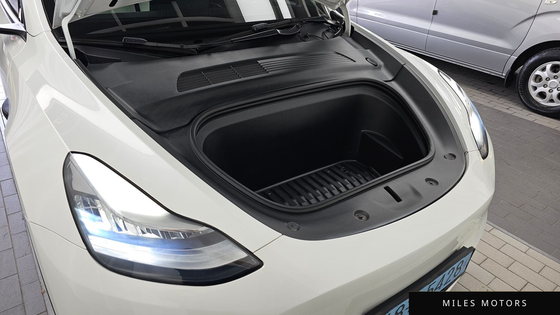 Tesla Model Y 2021 — миниатюра 6