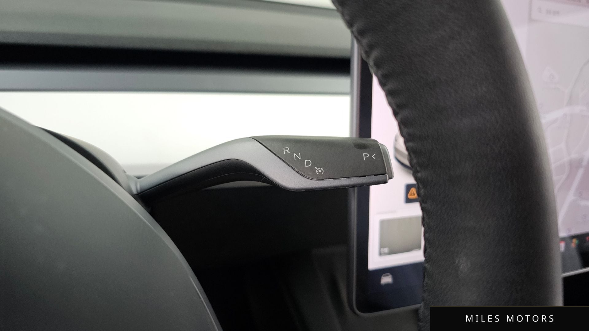 Tesla Model Y 2021 — миниатюра 12