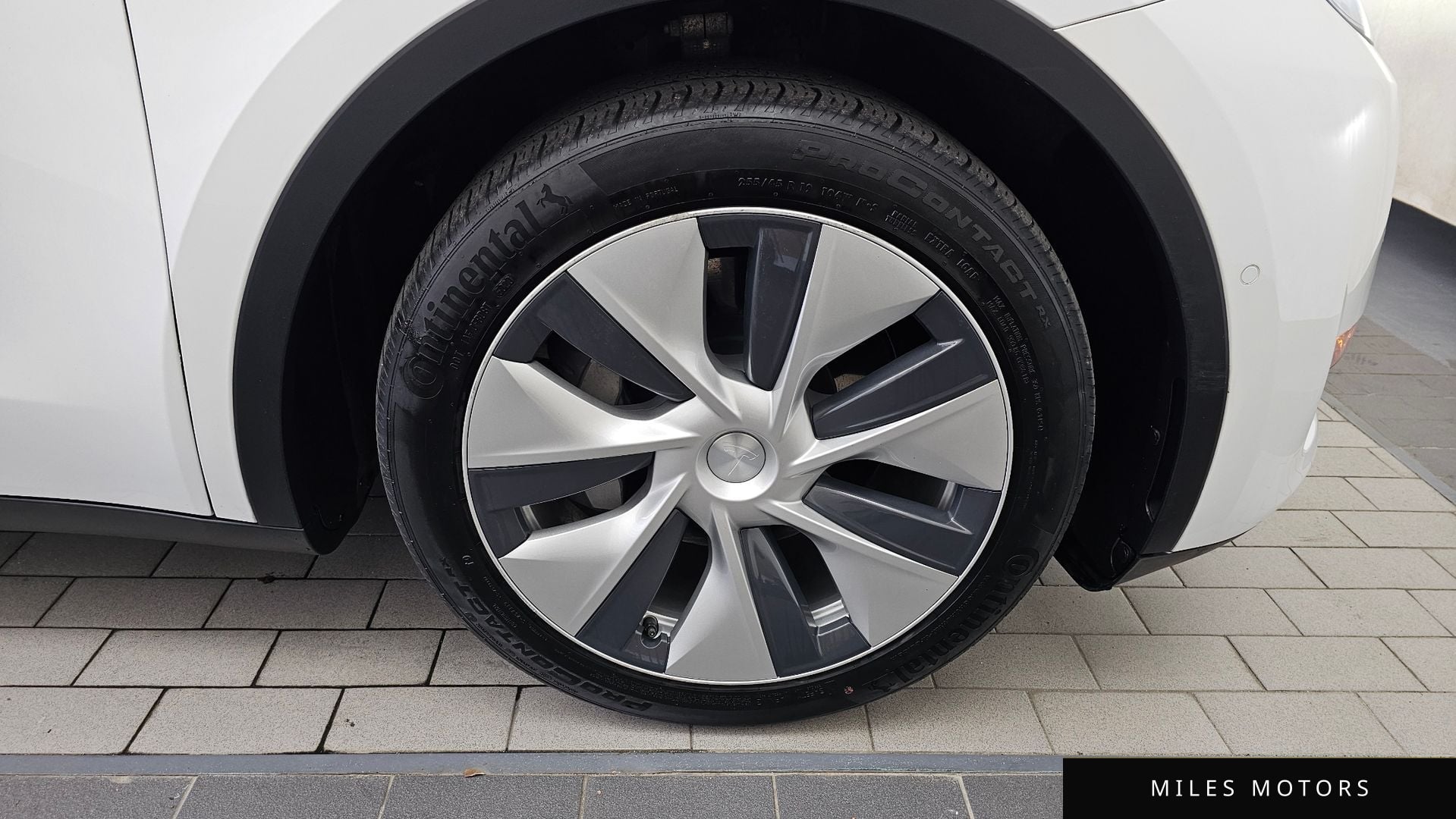 Tesla Model Y 2021 — миниатюра 7