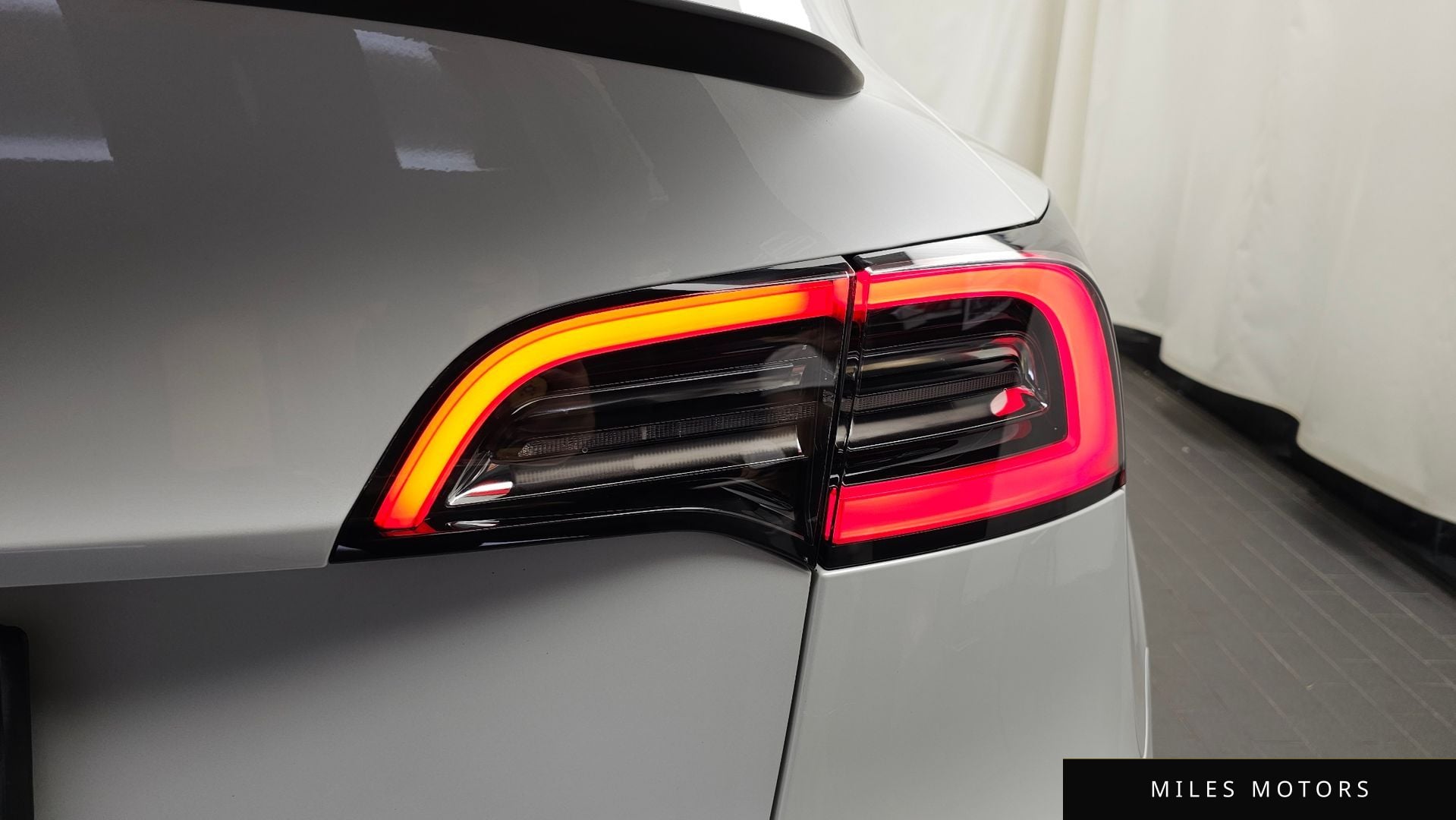 Tesla Model Y 2021 — миниатюра 9