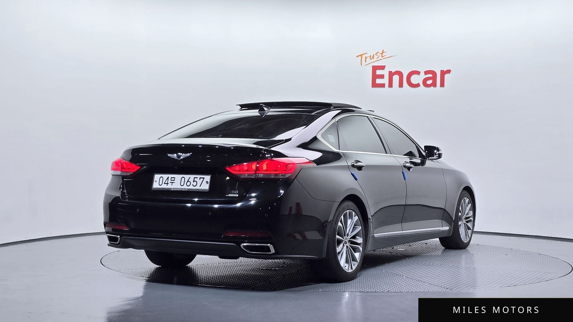 Hyundai Genesis 2016 — миниатюра 2