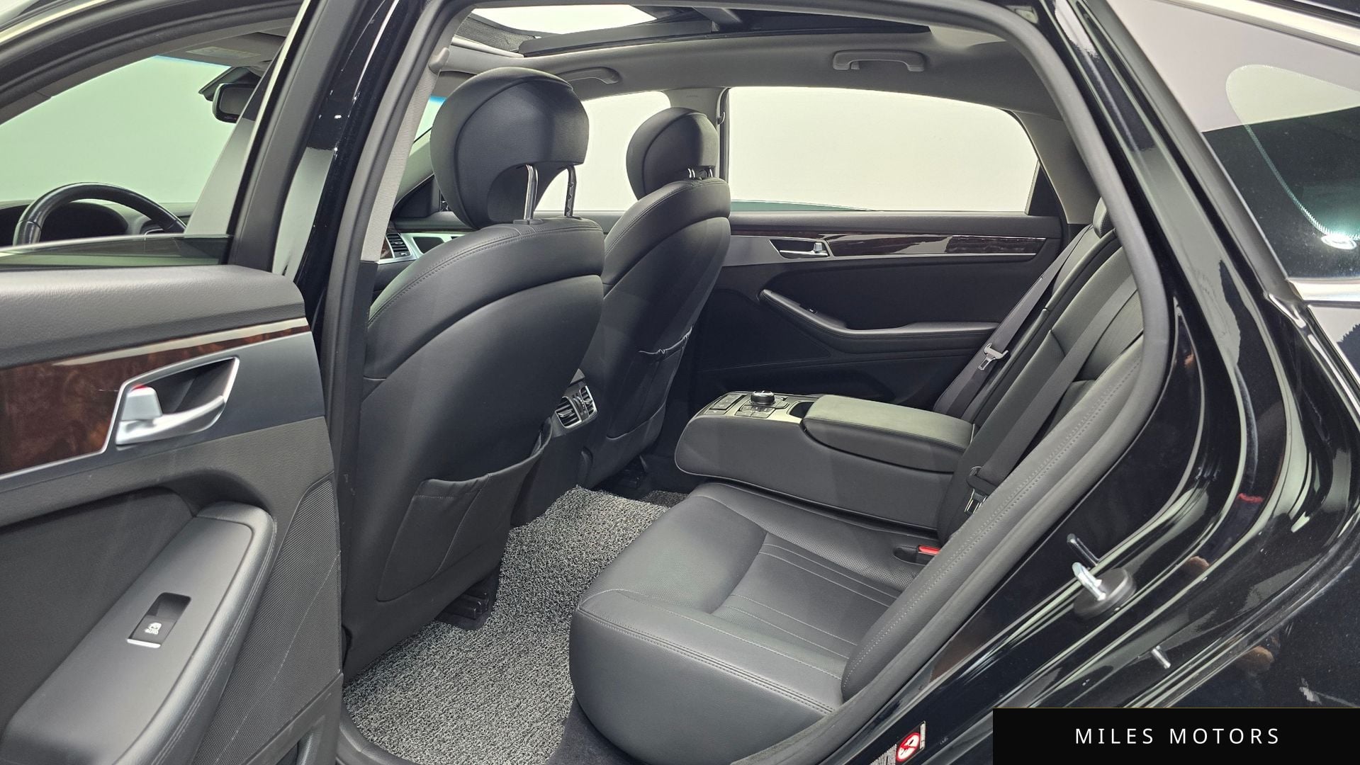 Hyundai Genesis 2016 — миниатюра 12