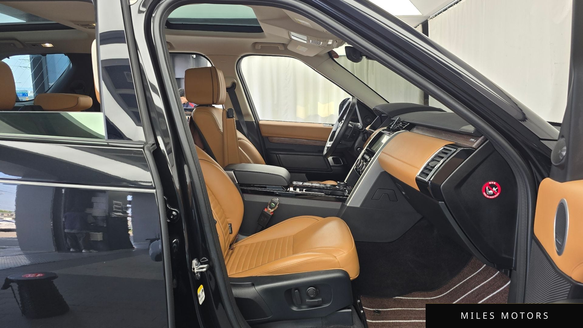 Land Rover Discovery 2018 — миниатюра 11