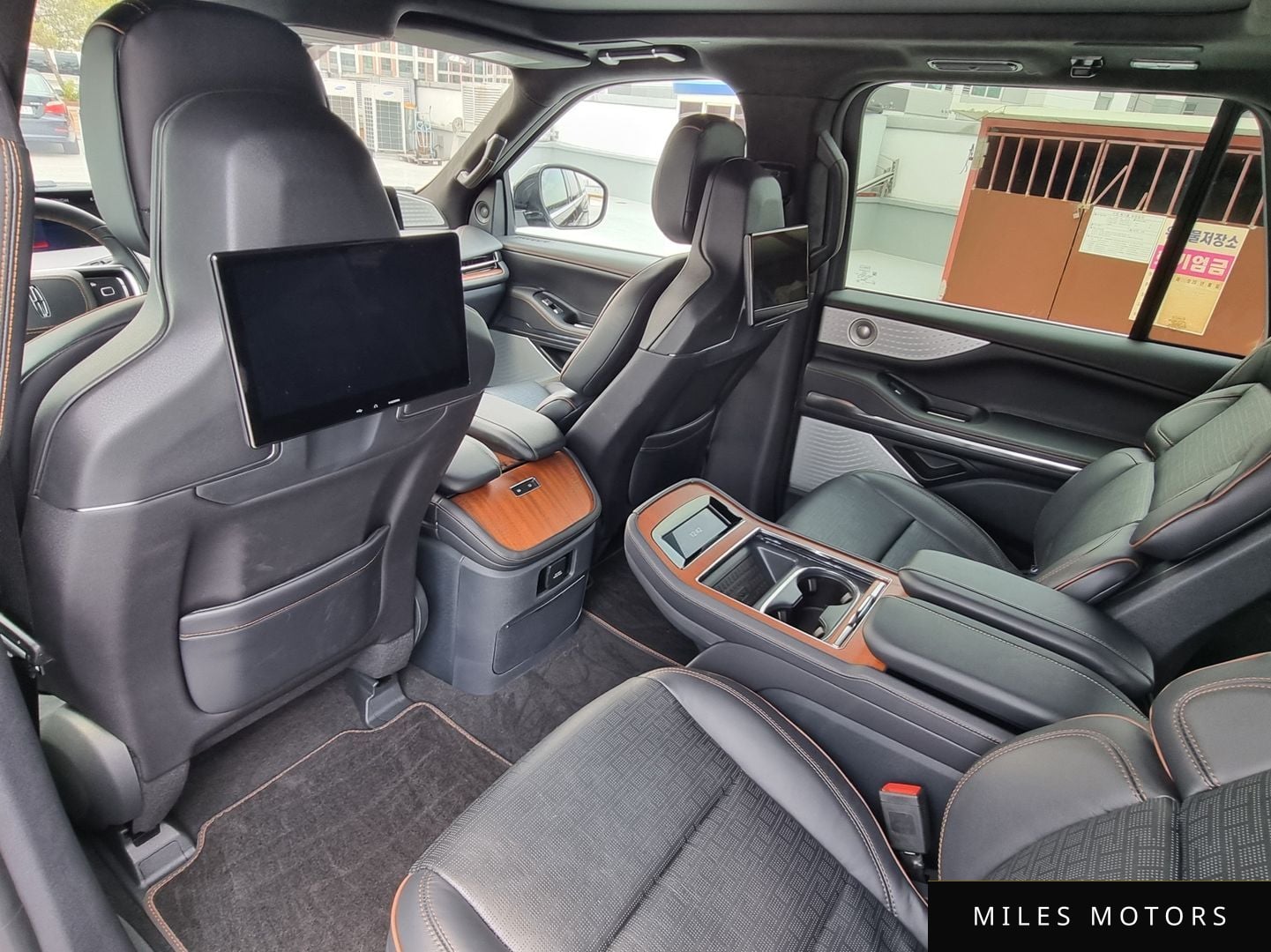 Lincoln Navigator 2026 — миниатюра 12