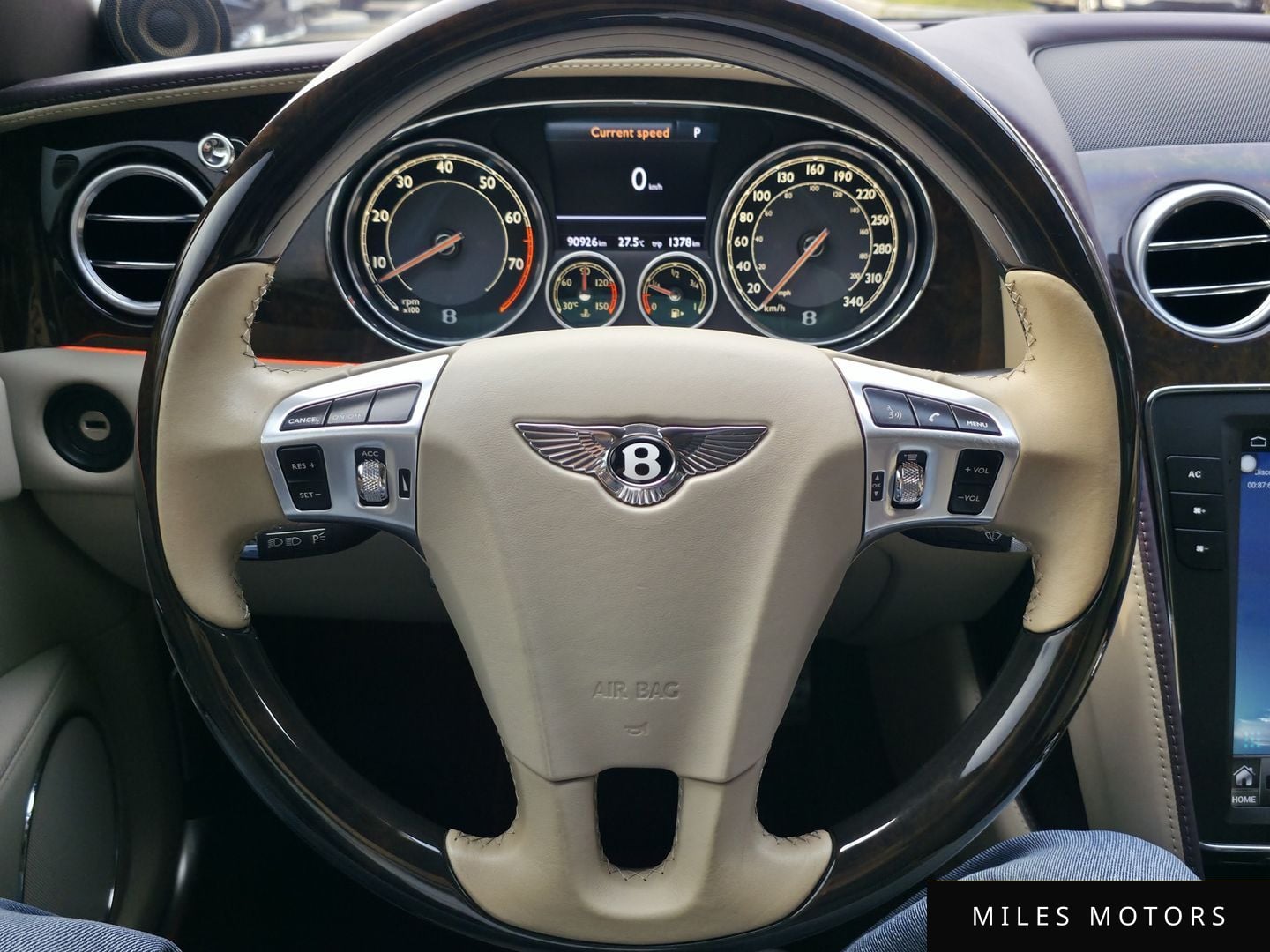 Bentley Flying Spur 2015 — миниатюра 11