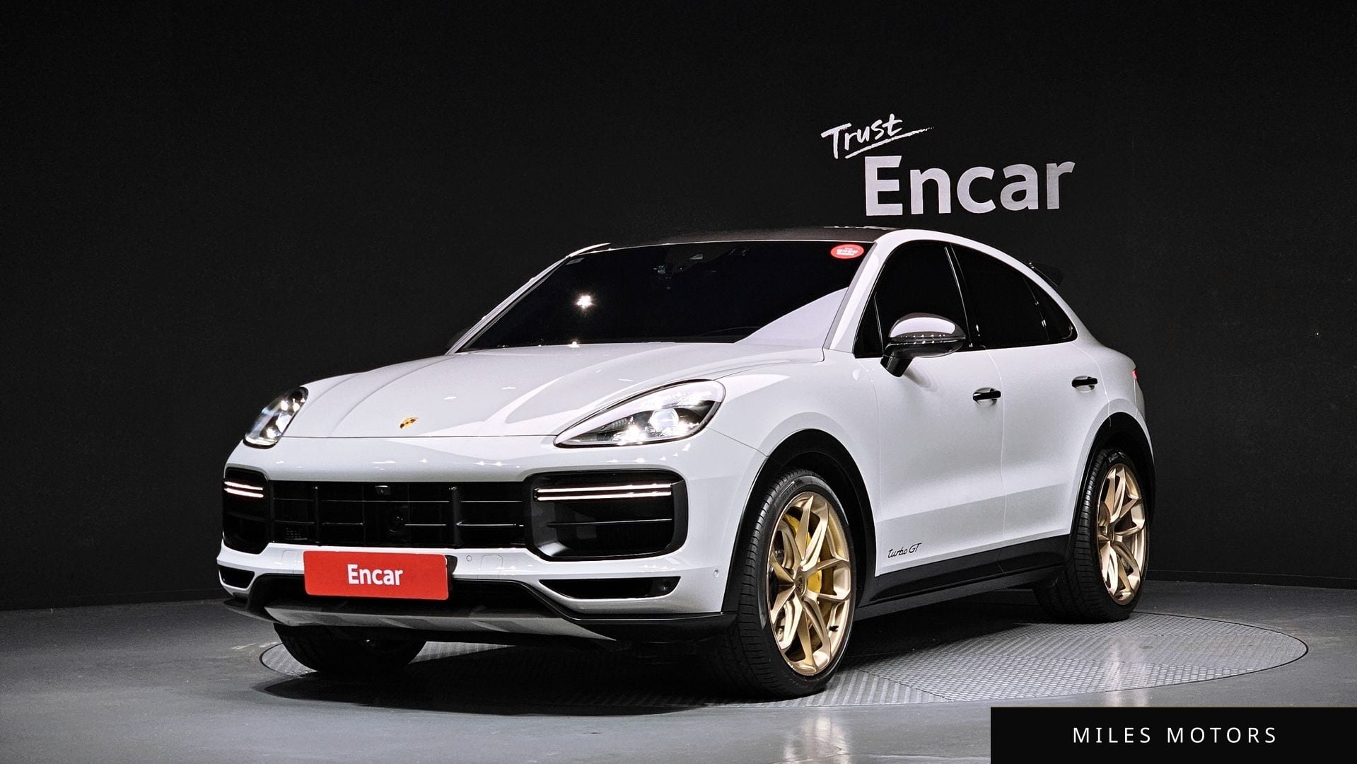 Porsche Cayenne 2022 — фото 1 из 12