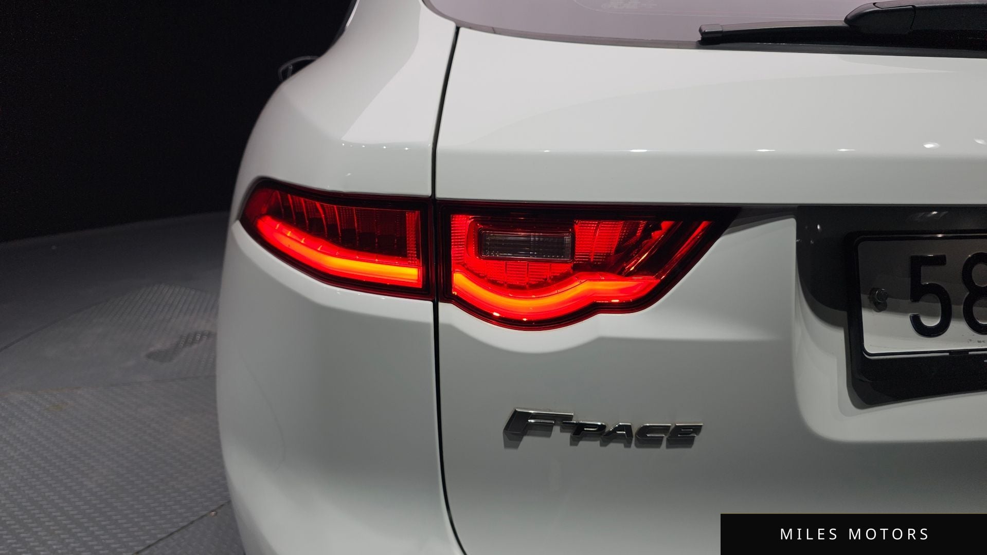 Jaguar F-PACE 2018 — миниатюра 9