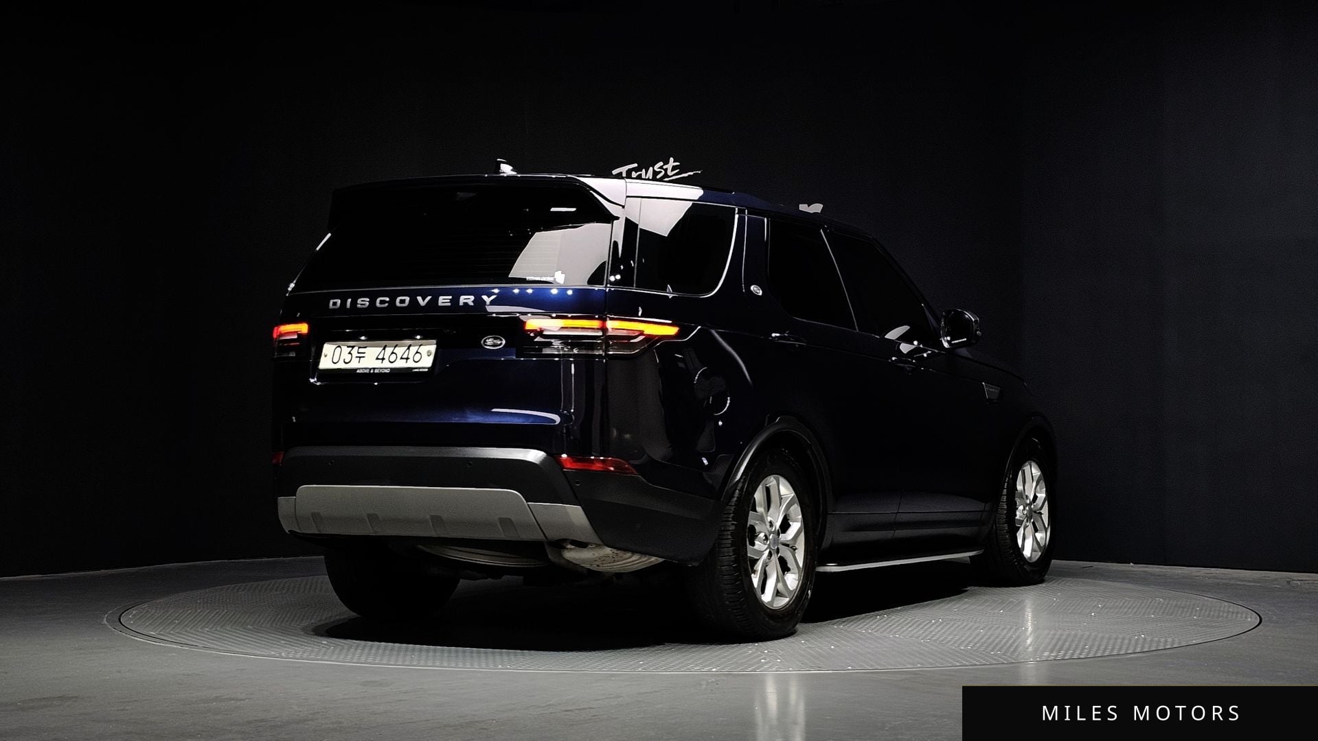 Land Rover Discovery 2018 — миниатюра 2