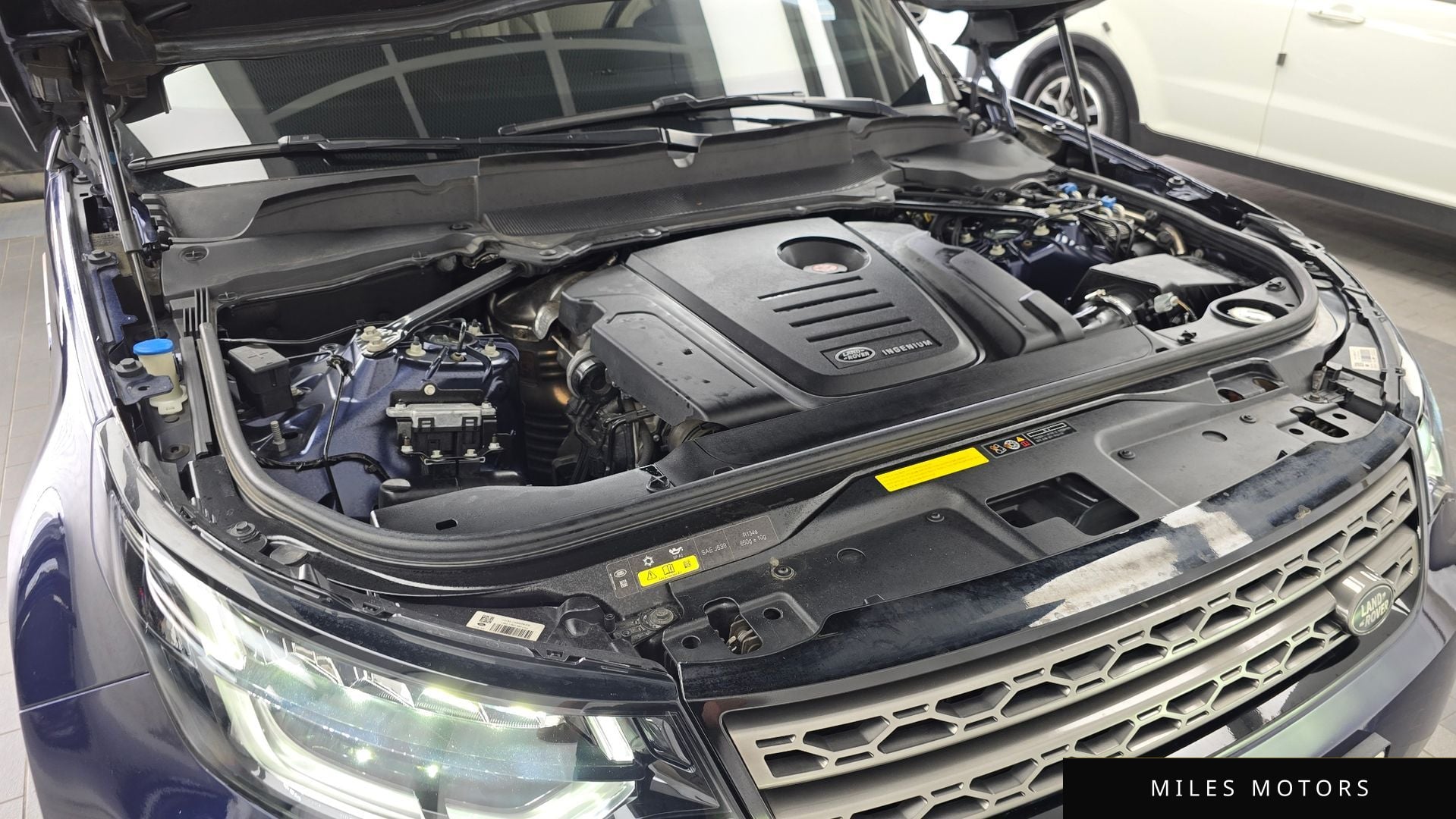 Land Rover Discovery 2018 — миниатюра 6