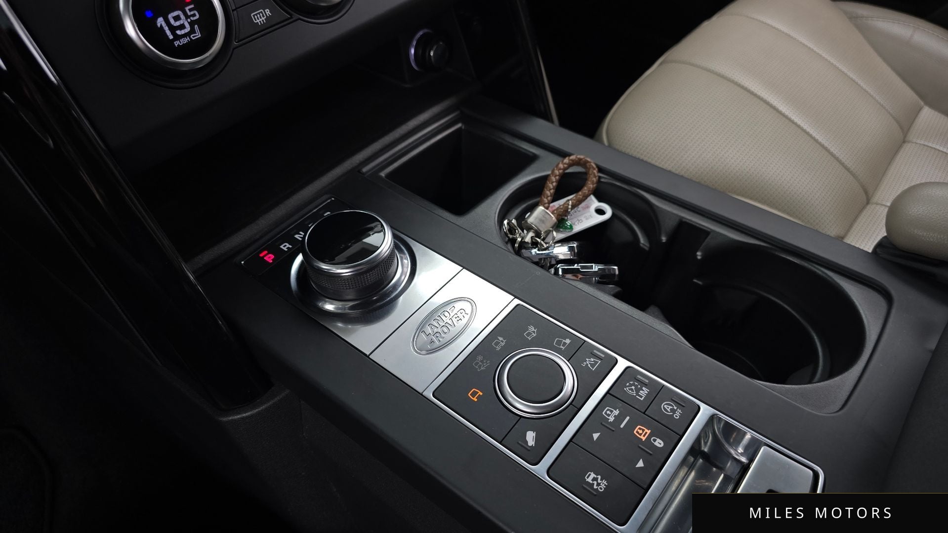 Land Rover Discovery 2018 — миниатюра 9