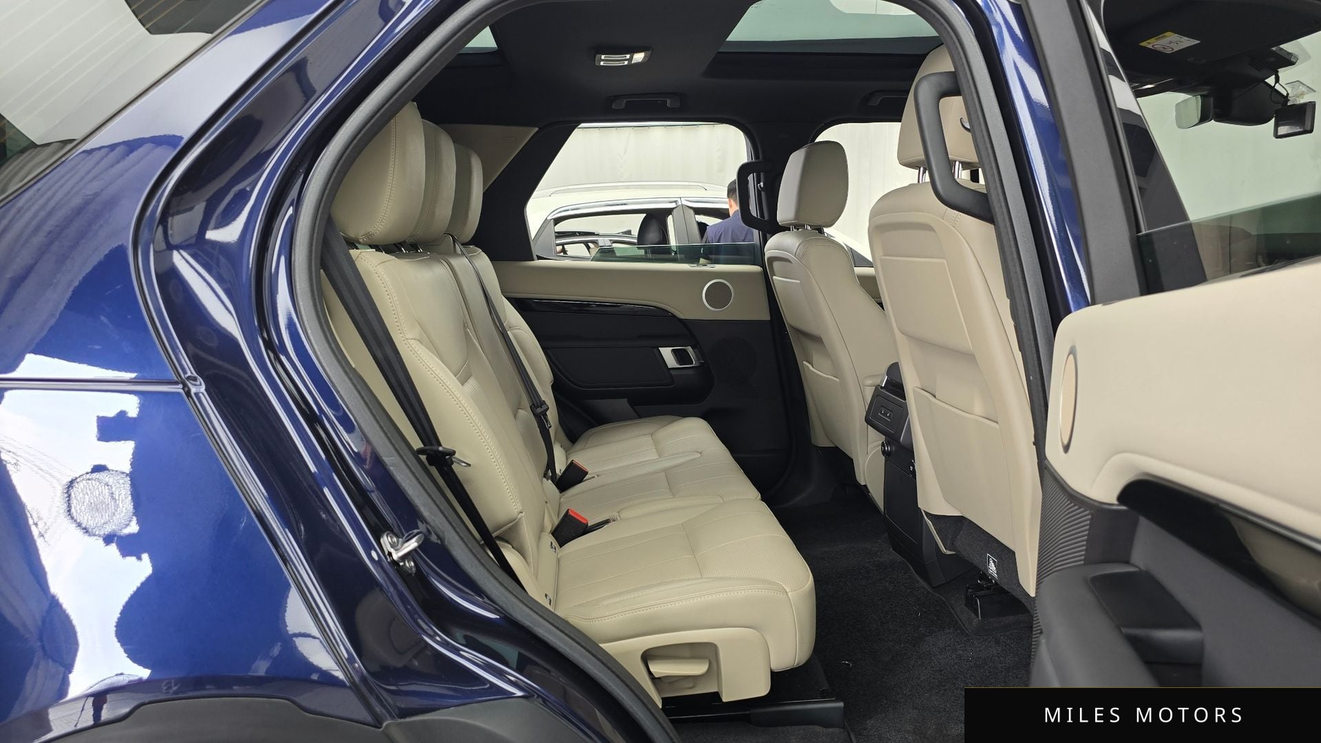 Land Rover Discovery 2018 — миниатюра 12