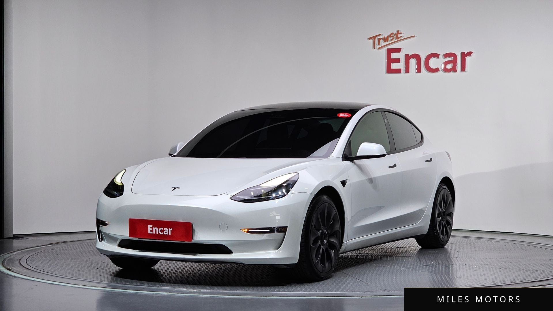 Tesla Model 3 2021 — фото 1 из 12