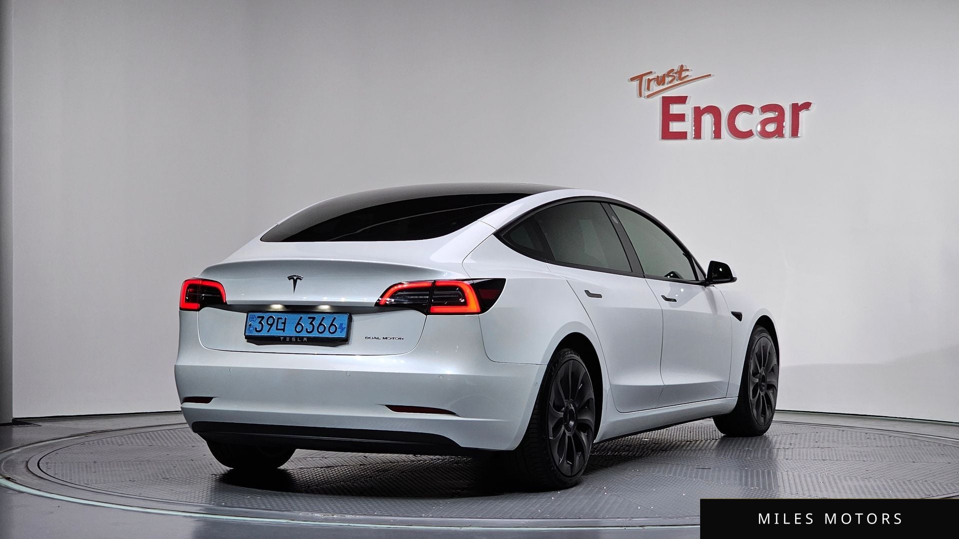Tesla Model 3 2021 — миниатюра 2