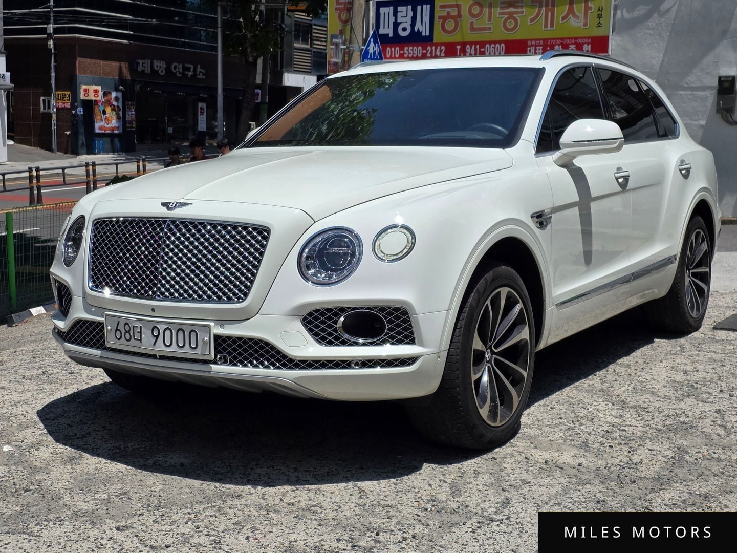 Bentley Bentayga 2017 — миниатюра 3