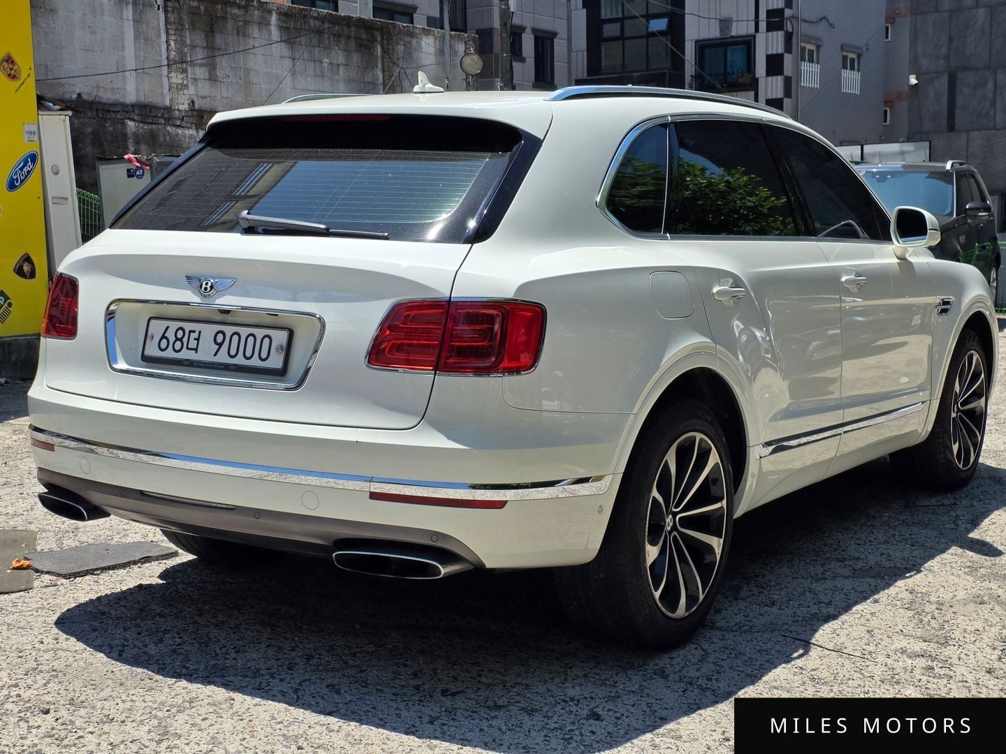 Bentley Bentayga 2017 — миниатюра 4