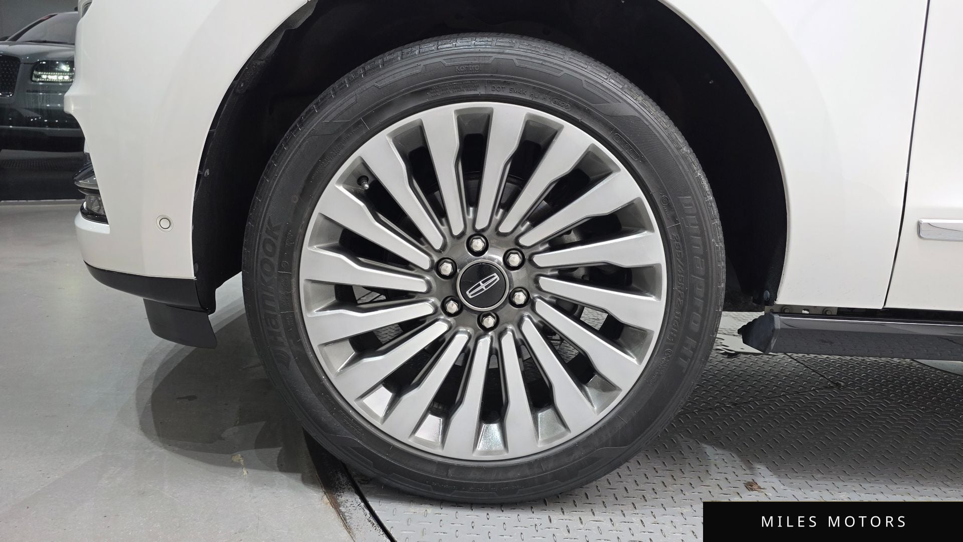 Lincoln Navigator 2021 — миниатюра 5