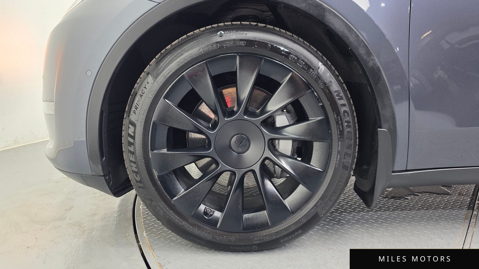 Tesla Model Y 2021 — миниатюра 4
