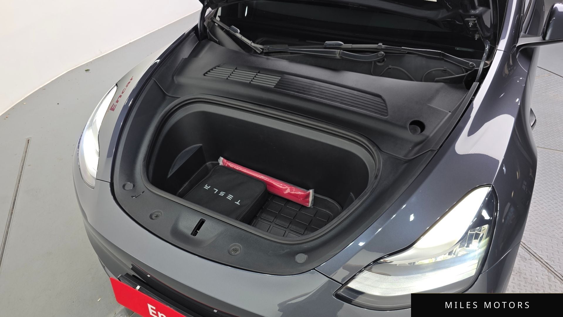 Tesla Model Y 2021 — миниатюра 5