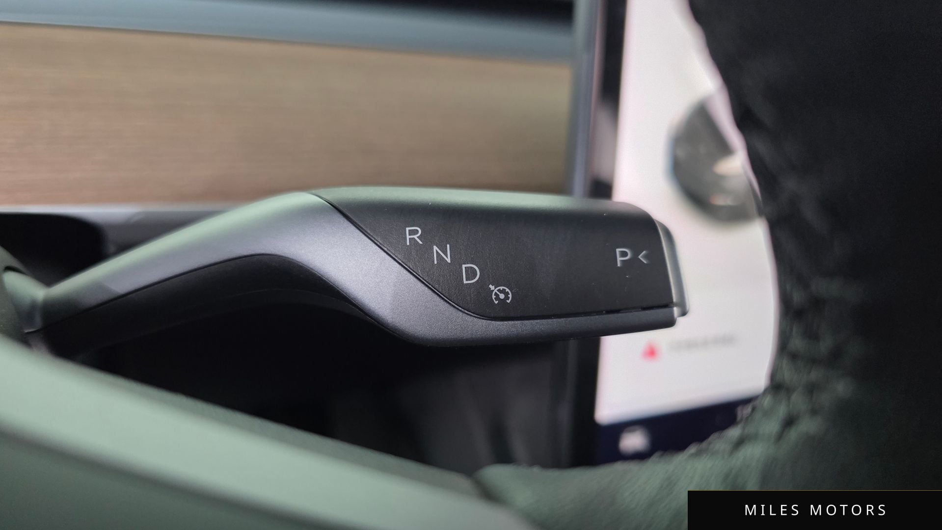 Tesla Model Y 2021 — миниатюра 11