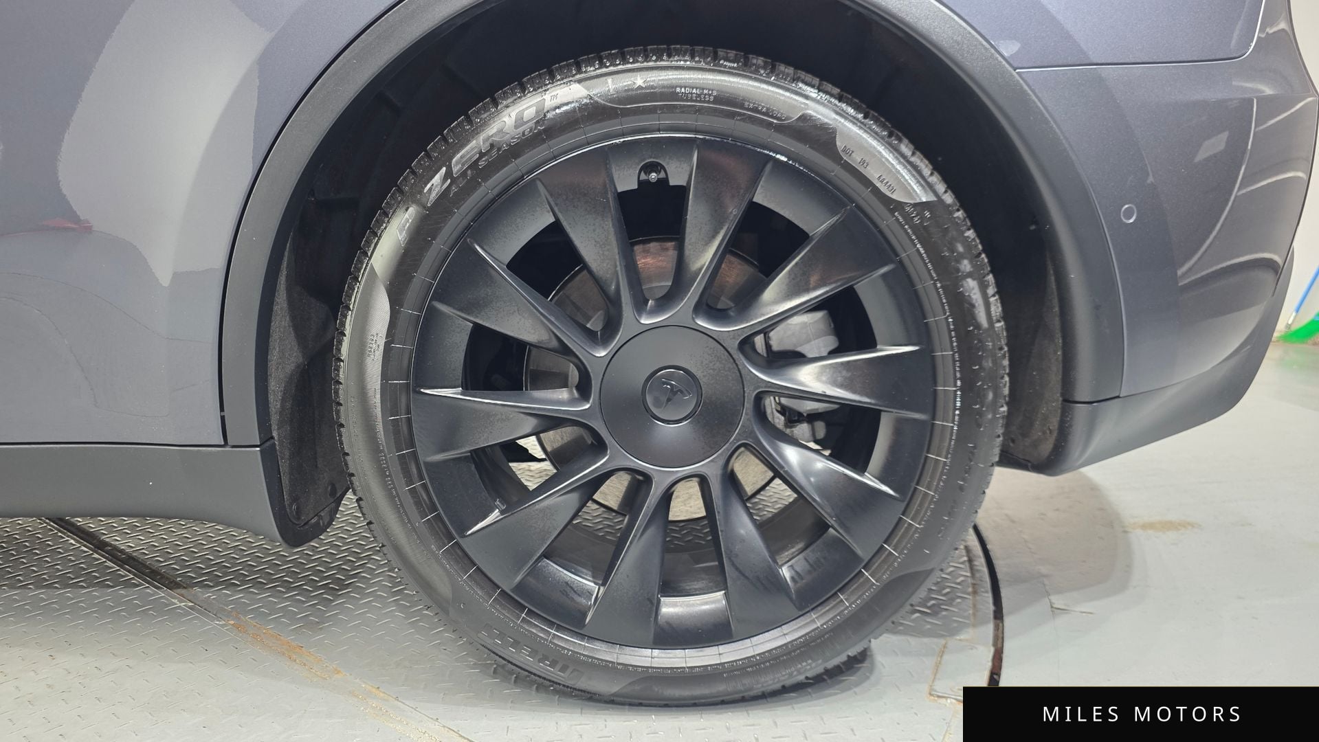 Tesla Model Y 2021 — миниатюра 6