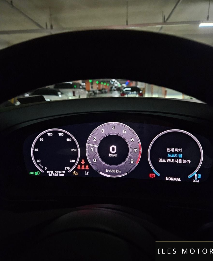 Porsche Cayenne 2025 — миниатюра 7