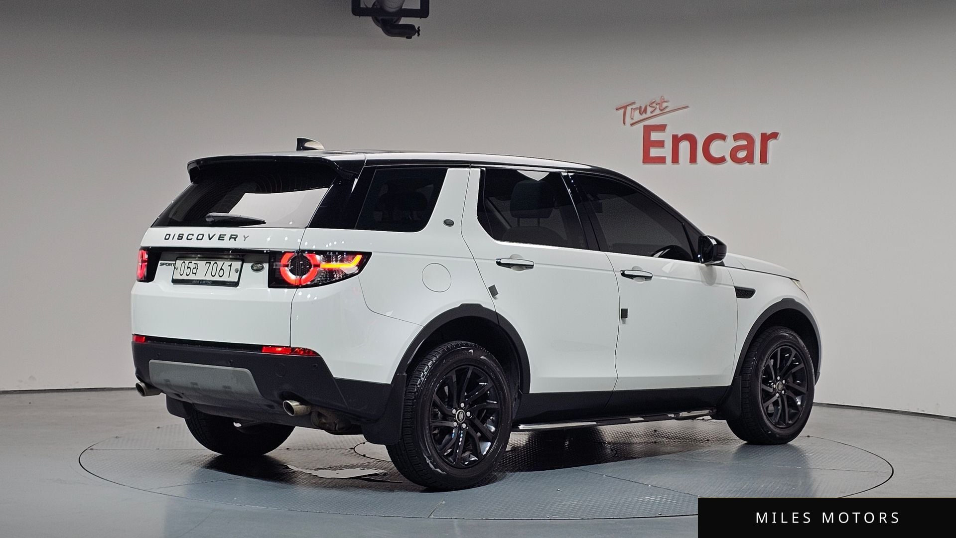 Land Rover Discovery Sport 2018 — фото 1 из 12