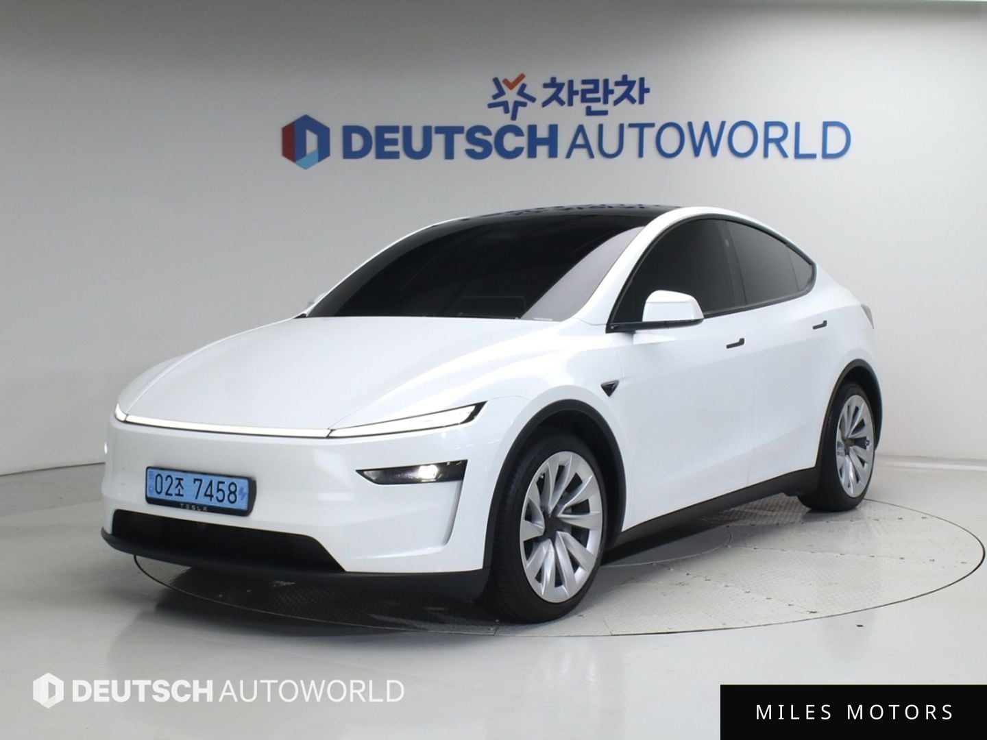 Tesla Model Y 2025 — фото 1 из 12