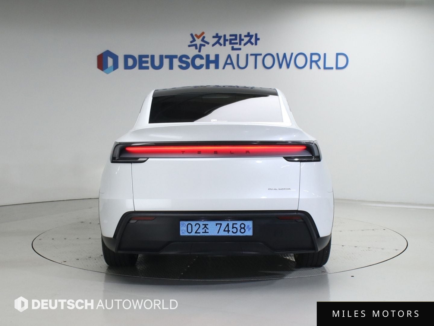 Tesla Model Y 2025 — миниатюра 4