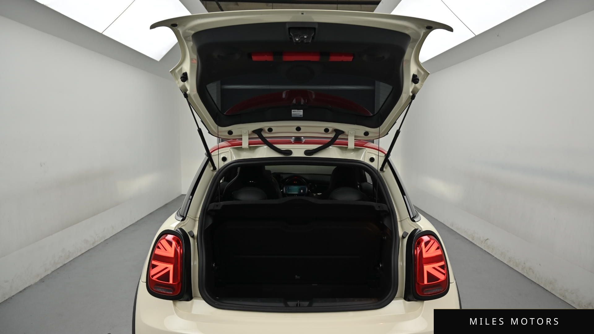 MINI Cooper S 2023 — миниатюра 9