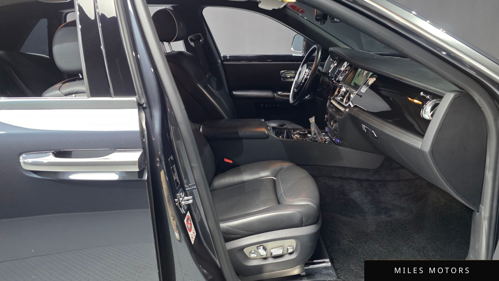 Rolls-Royce Ghost 2016 — миниатюра 11