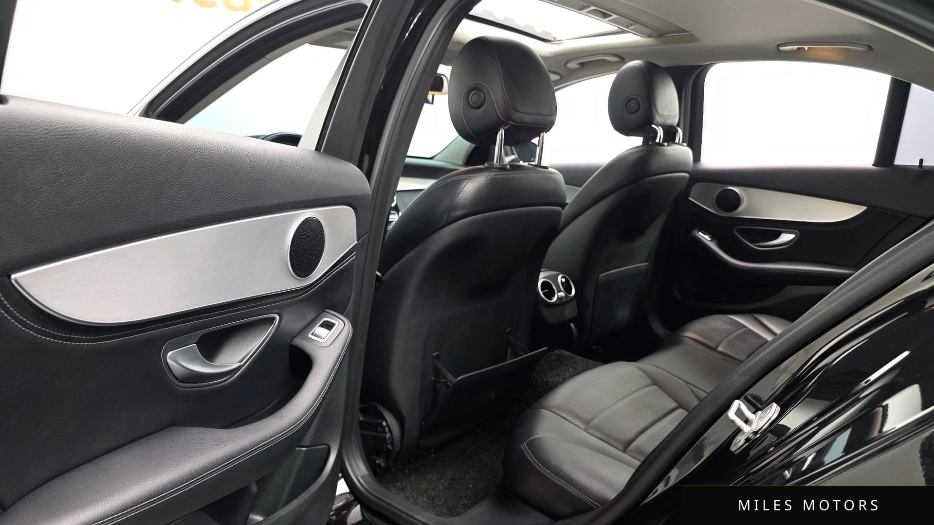 Mercedes-Benz C-Class W205 2015 — миниатюра 11