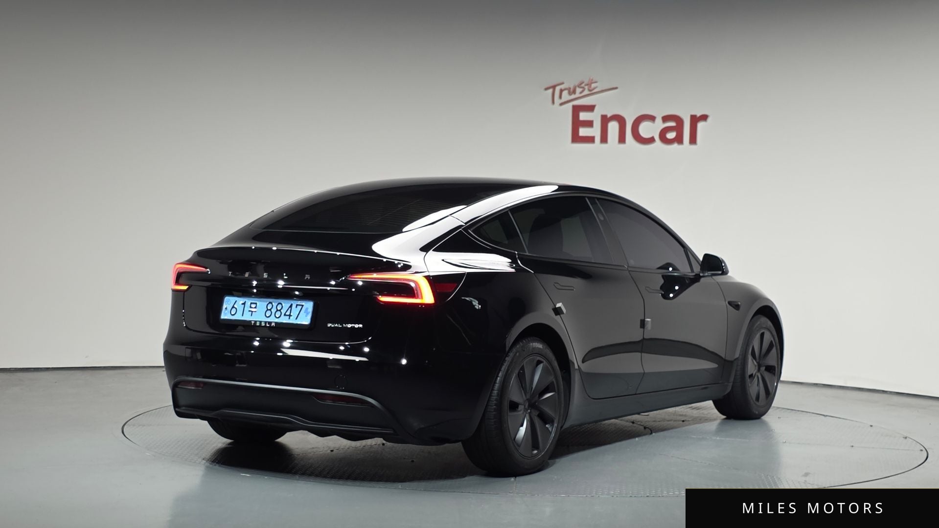 Tesla Model 3 2024 — фото 1 из 12