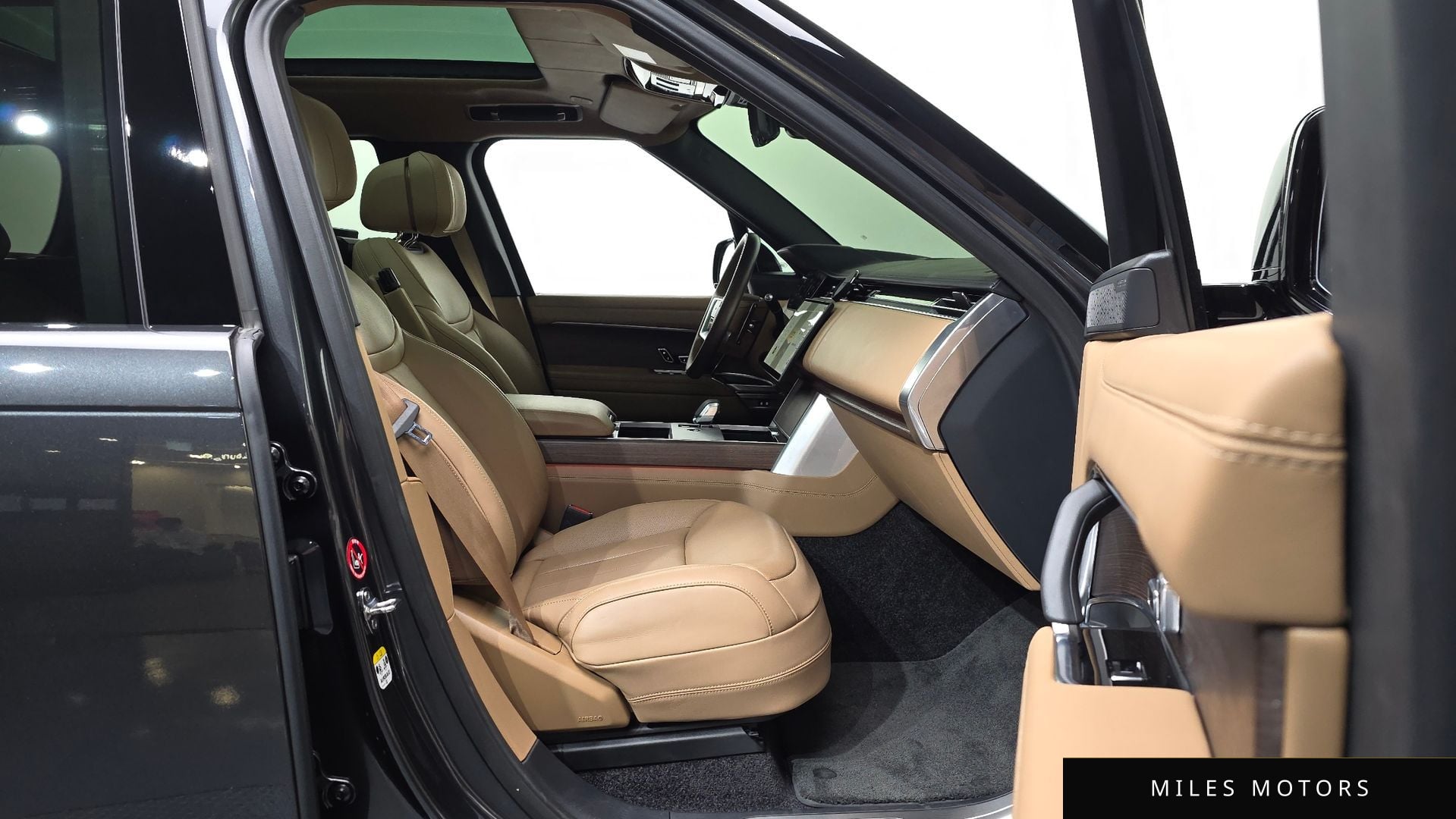 Land Rover Range Rover 2025 — миниатюра 11