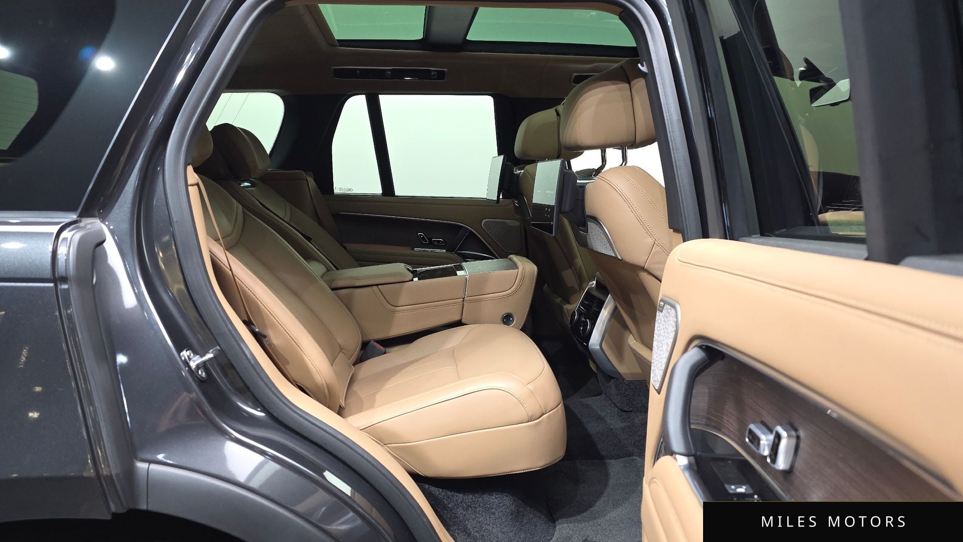 Land Rover Range Rover 2025 — миниатюра 12