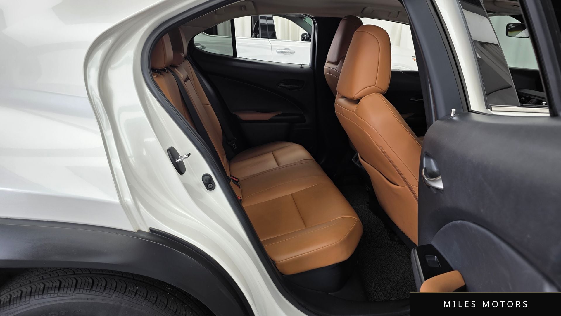 Лексус UX250h 2019 — миниатюра 12