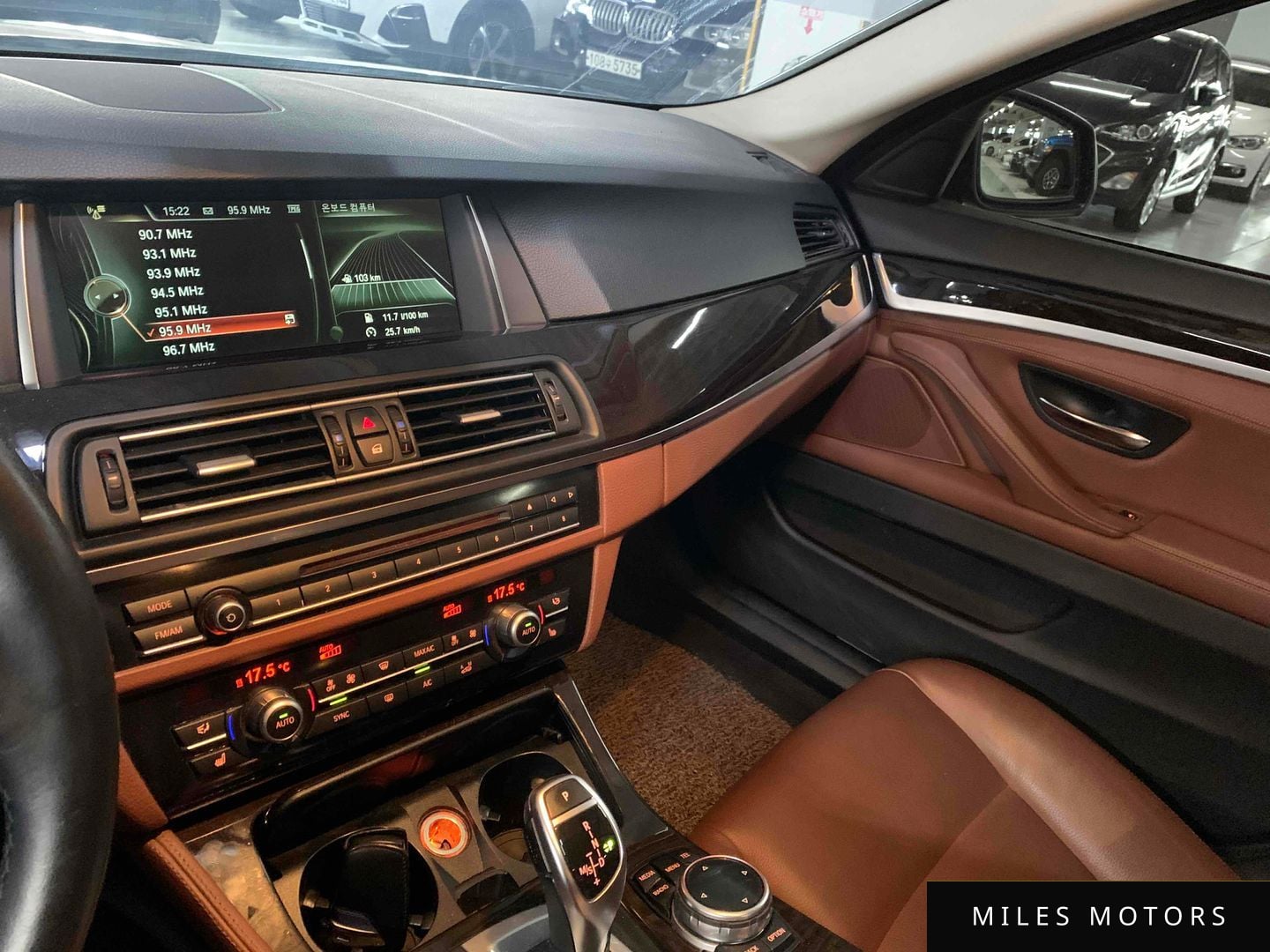 BMW 5 Series (F10) 2014 — миниатюра 9