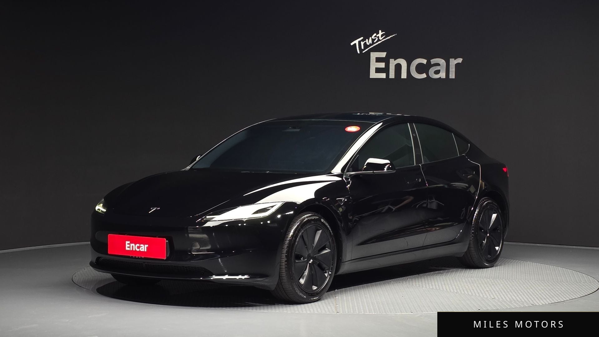Tesla Model 3 2024 — фото 1 из 12