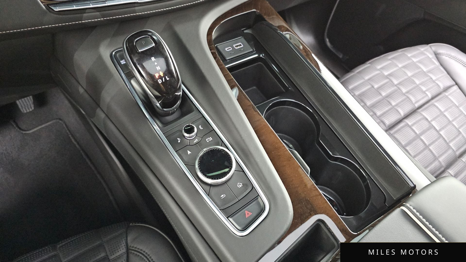 Cadillac Escalade 2021 — миниатюра 12