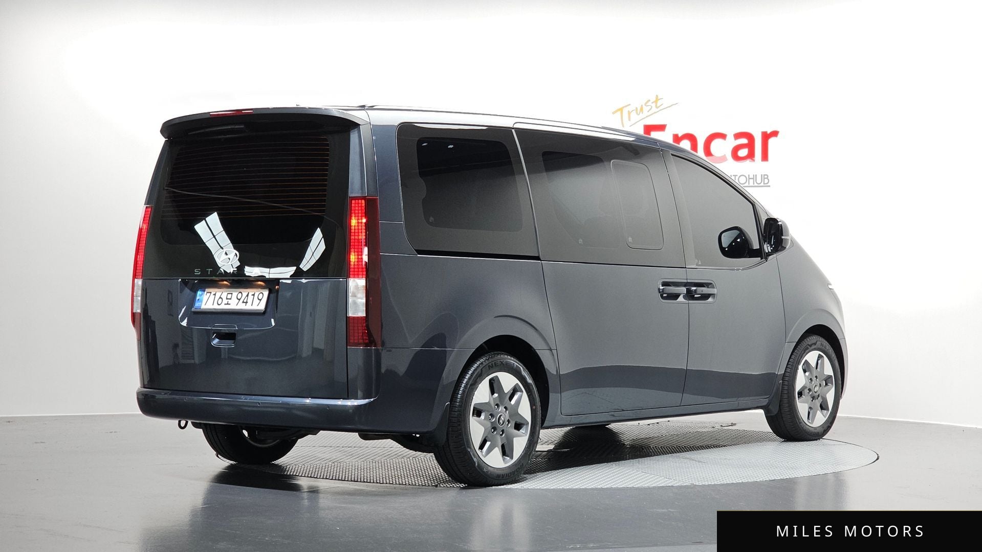Hyundai Staria 2025 — миниатюра 2