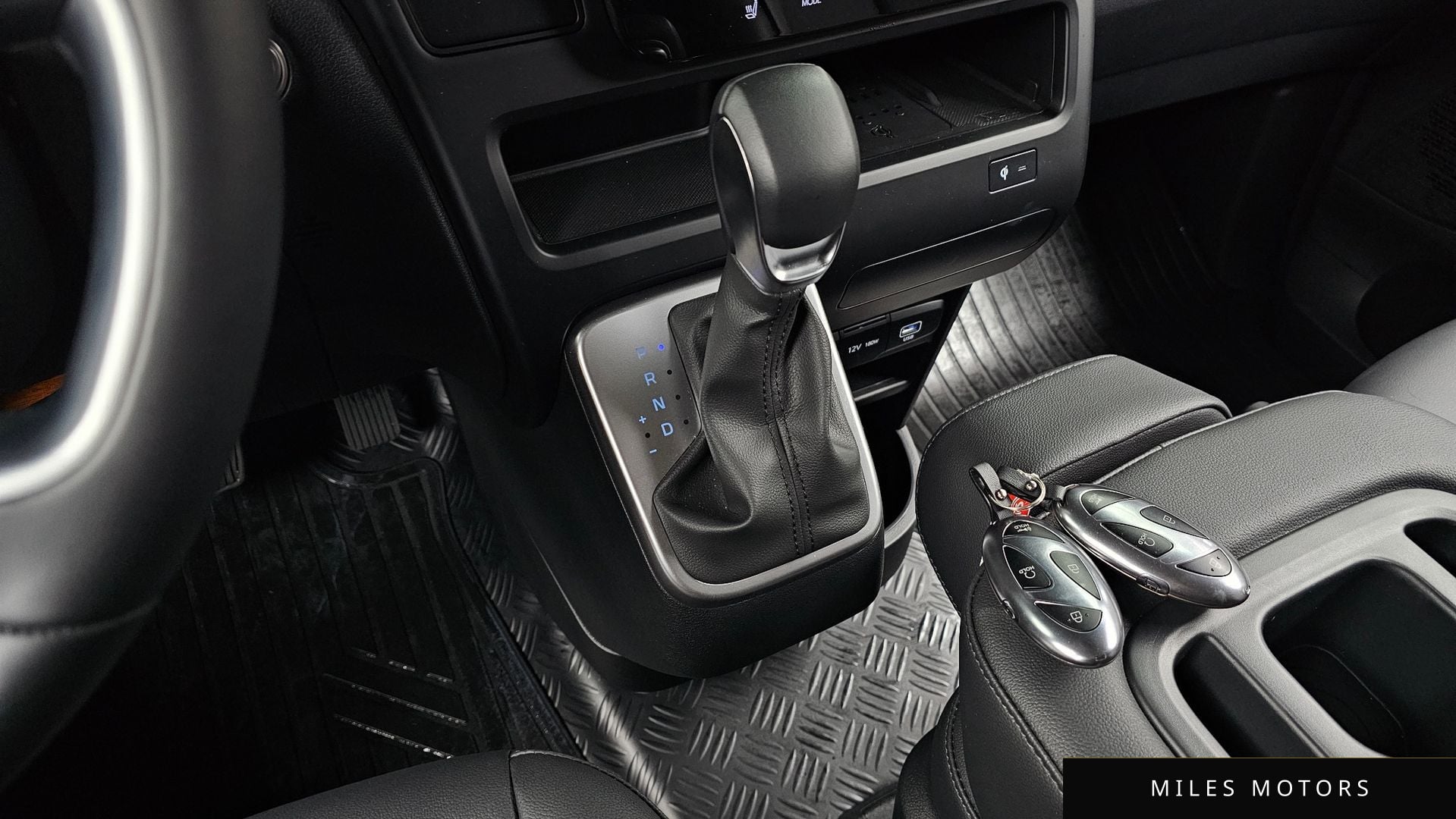 Hyundai Staria 2025 — миниатюра 12
