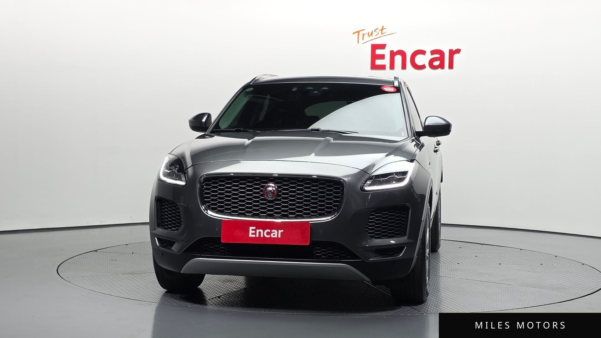 Jaguar E-PACE 2019 — миниатюра 3