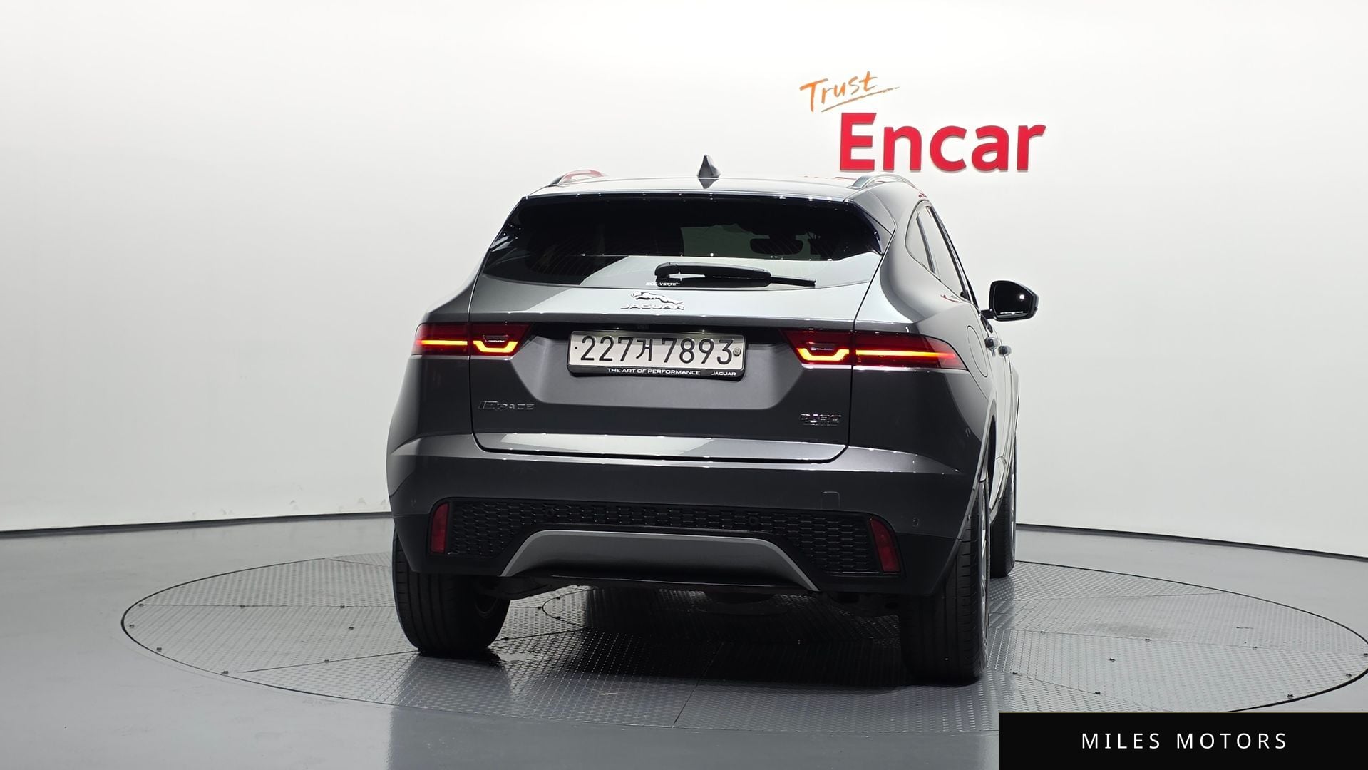 Jaguar E-PACE 2019 — миниатюра 4